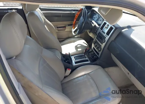 2005 Chrysler 300C from USA, damaged, VIN 2C3JA63H85H170880